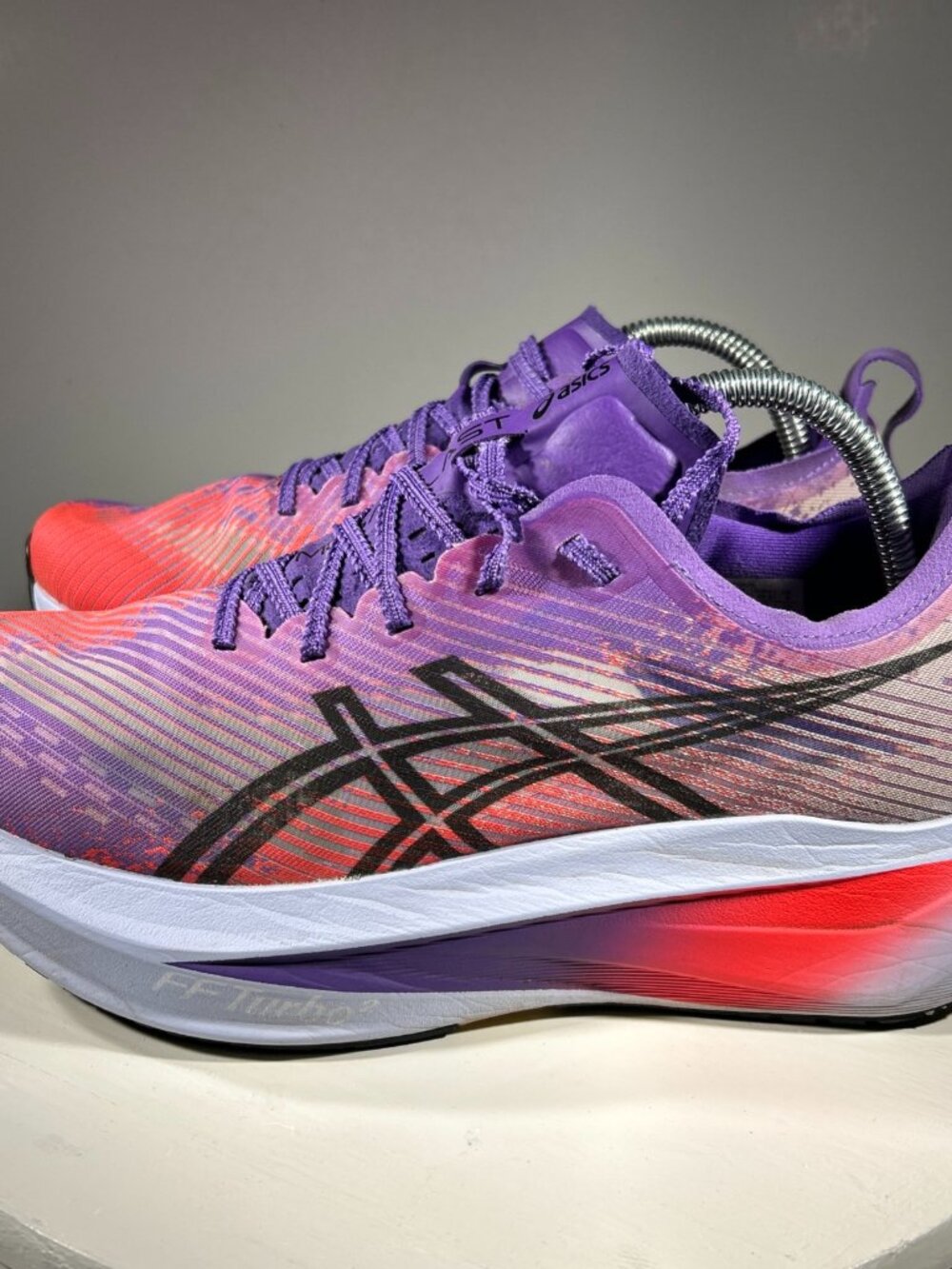 ASICS Megablast Mens Running Shoes Size 9 Red Purple Sneaker 1013A170 Mega Blast